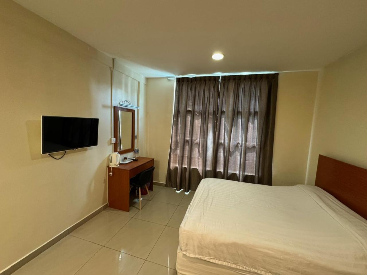 Aeton Hotel Nilai Exterior foto