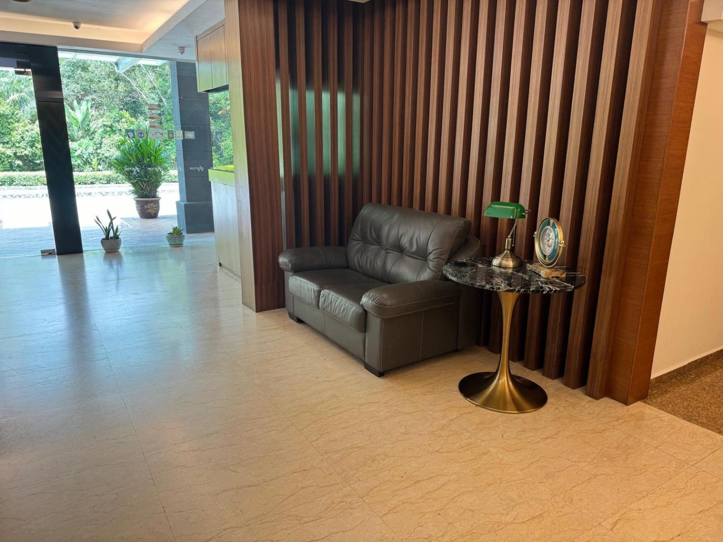 Aeton Hotel Nilai Exterior foto