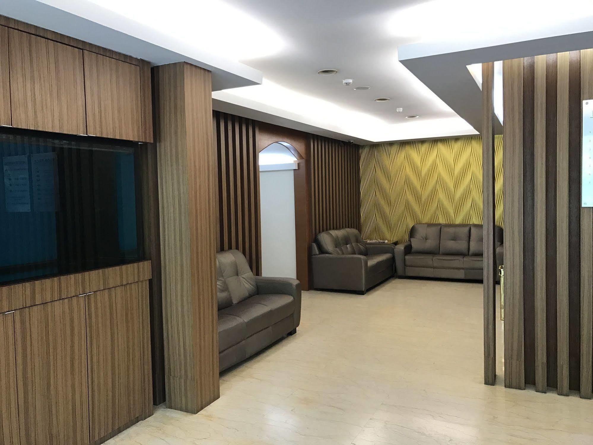 Aeton Hotel Nilai Exterior foto
