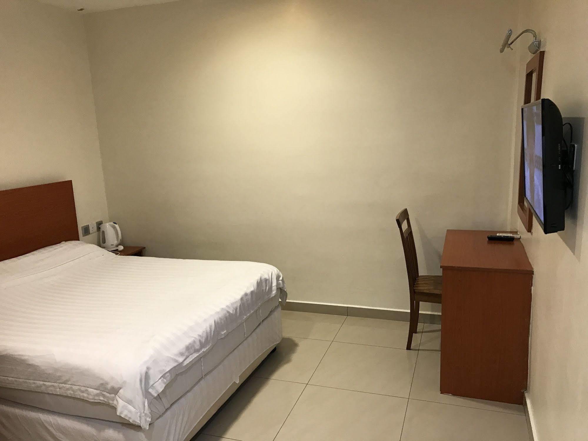 Aeton Hotel Nilai Exterior foto