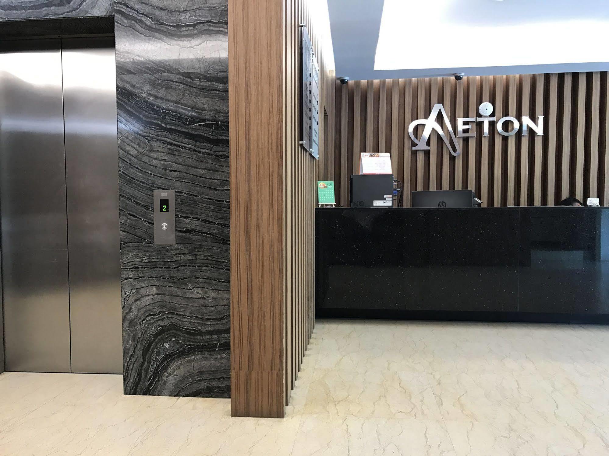 Aeton Hotel Nilai Exterior foto